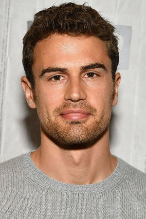 Theo James profil kép