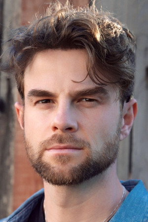 Nathaniel Buzolic profil kép