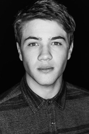 Connor Jessup profil kép