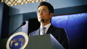 60일, 지정생존자 kép