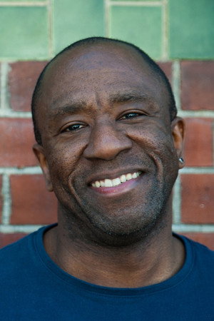Lucian Msamati profil kép