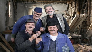 Selo gori, a baba se češlja kép