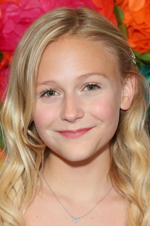 Alyvia Alyn Lind profil kép