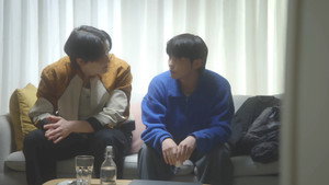 체크 남방을 입은 사내 kép