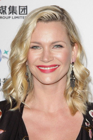 Natasha Henstridge profil kép