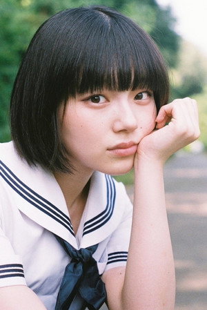 成海花音 profil kép