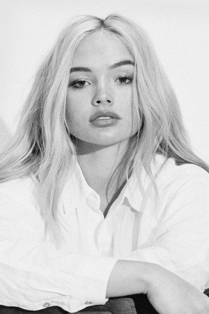 Natalie Alyn Lind profil kép