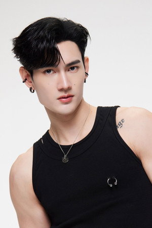 นเรศ พร้อมเผ่าพันธ์ profil kép