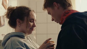 Roomies 1. évad Ep.25 25. epizód