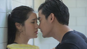 ลูกไม้ลายสนธยา kép