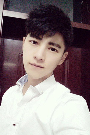 梁雪峰 profil kép