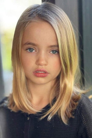 Nell Fisher profil kép
