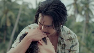 ที่สามของเธอ kép