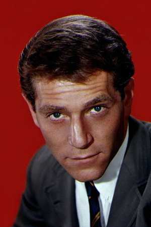 George Segal profil kép