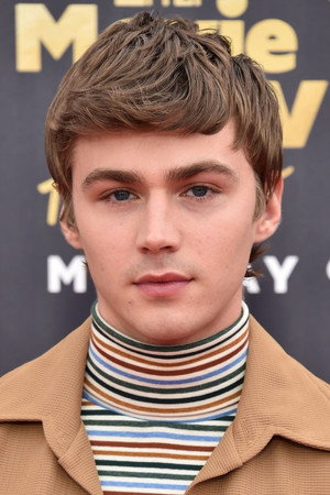 Miles Heizer profil kép