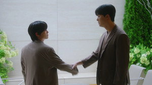 체크 남방을 입은 사내 kép
