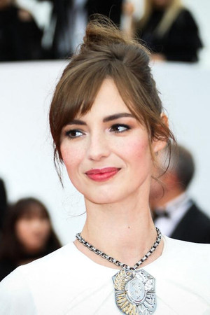 Louise Bourgoin profil kép