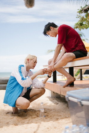 เชือกป่าน poszter