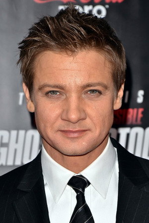 Jeremy Renner profil kép