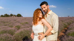 Iubire cu parfum de lavandă kép