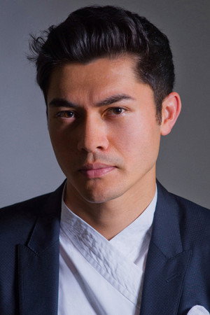 Henry Golding profil kép