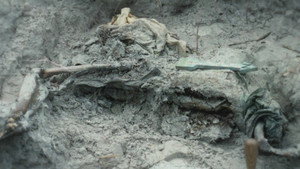 Buried In The Backyard 3. évad Ep.16 16. epizód