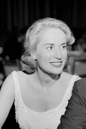 Mary LaRoche profil kép