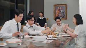 ขอฟังอีกครั้งเพลงรักของเธอ kép
