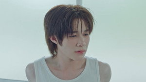 ที่สามของเธอ kép