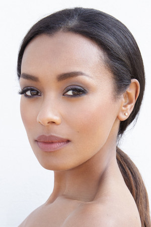 Melanie Liburd profil kép