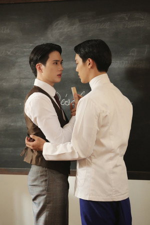 จาฤกรติชา poszter