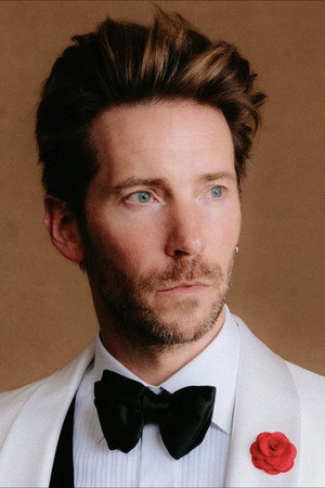 Troy Baker profil kép