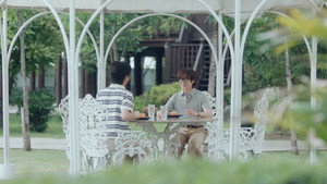 ที่สามของเธอ kép