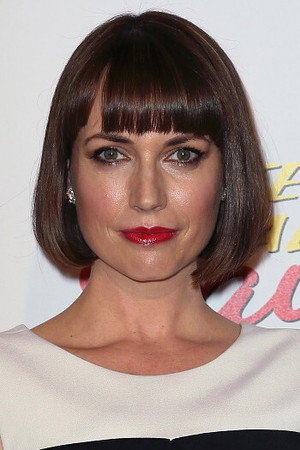 Julie Ann Emery profil kép