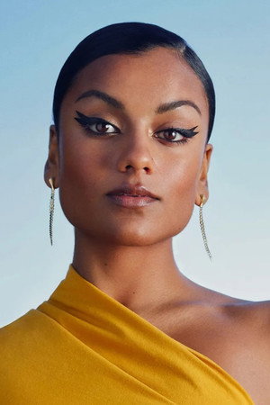 Simone Ashley profil kép
