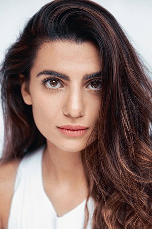 Claudia Doumit profil kép