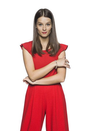Monikai reikia meilės 1. évad (2019-01-09) poszter