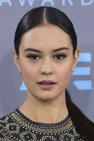 Courtney Eaton profil kép
