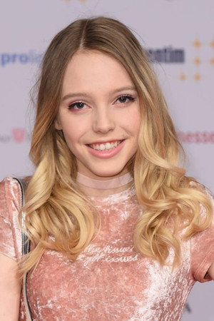 Lina Larissa Strahl profil kép