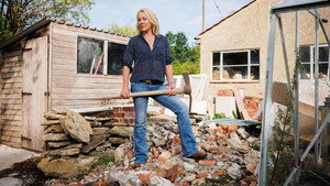 Help! I Bought It at Auction with Sarah Beeny kép