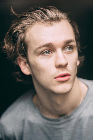 Harry Lawtey profil kép