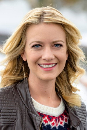 Meredith Hagner profil kép