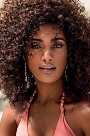 Erika Januza profil kép