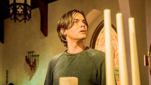 Ravenswood, az elátkozott város 1. évad Ep.9 A pók hálójában