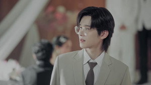 ที่สามของเธอ kép