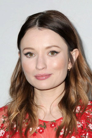 Emily Browning profil kép