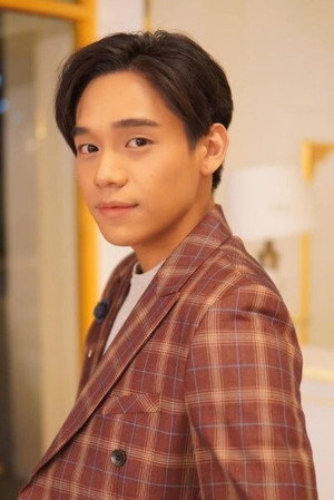 อนุภาษ เหลืองสดใส profil kép