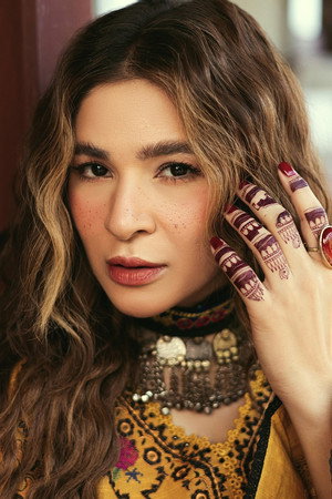 Ayesha Omar profil kép