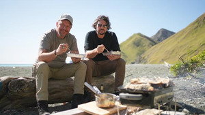 Off the Grid with Colin and Manu 1. évad Ep.1 1. epizód
