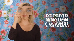 De Perto Ninguém é Normal kép